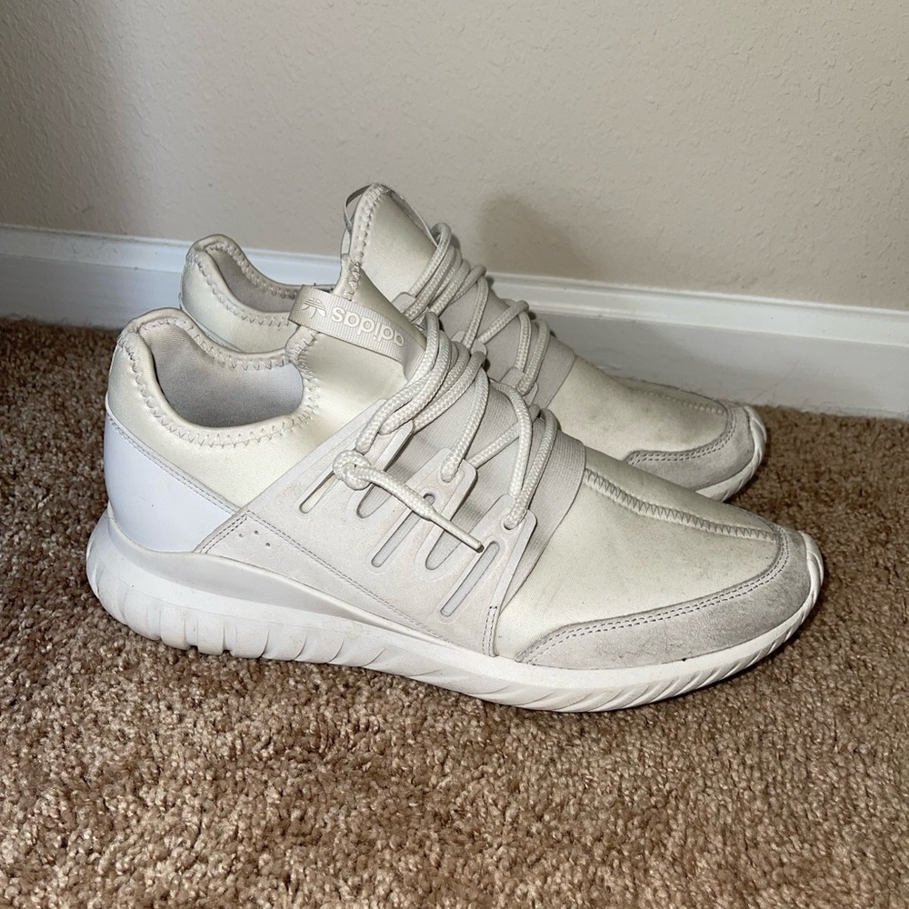 adidas all white sneaker